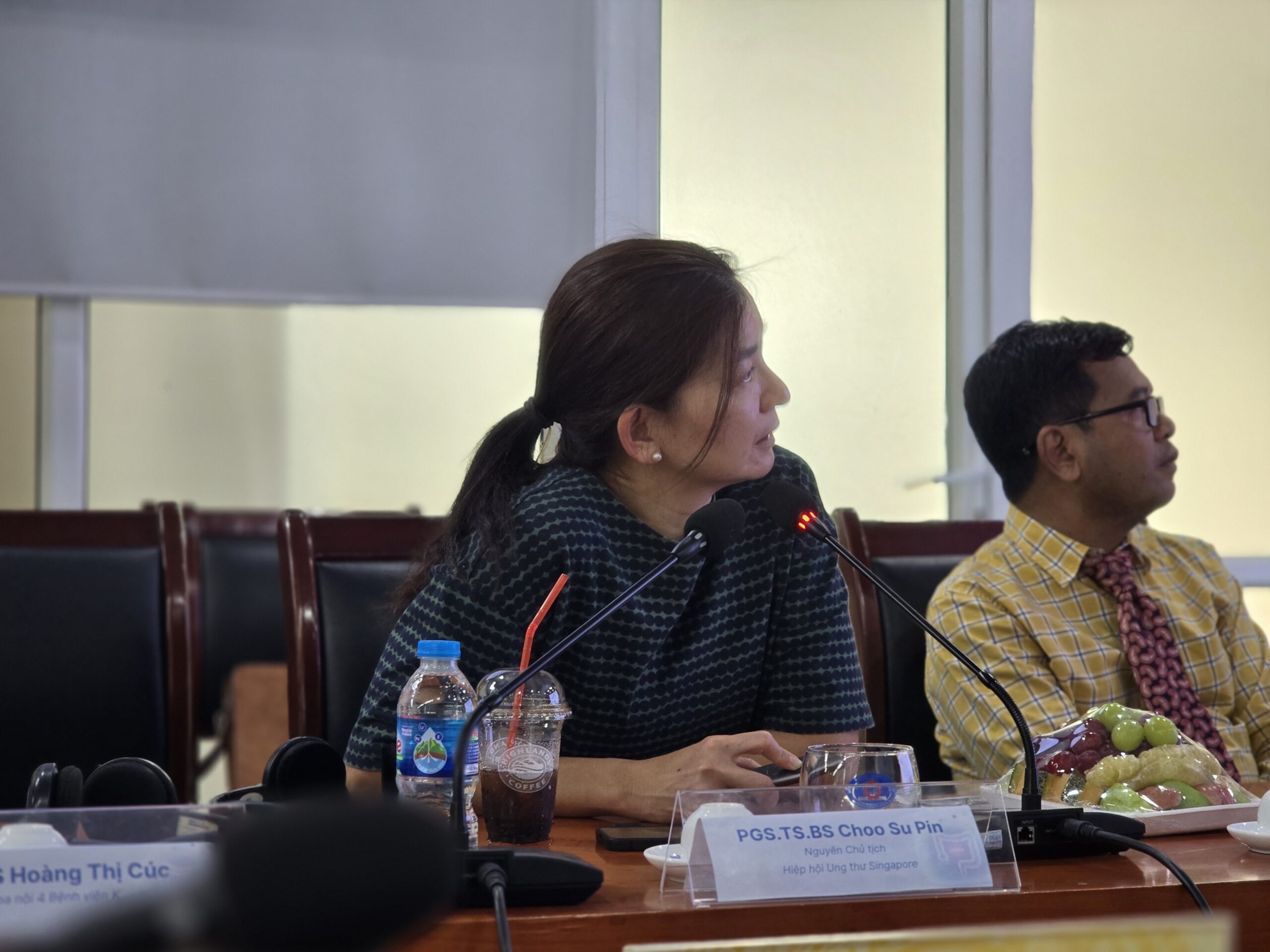 PGS.TS.BS Choo Su Pin xuất hiện trực tiếp tại hội thảo vào ngày 18/4/2025